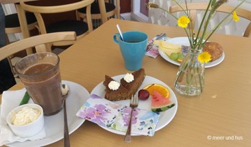 Kuchen, Kaffee und Nordseekäse im Bovbjerg Fyr Café