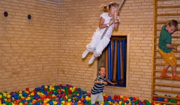 Baboon City spielende Kinder Dänemark